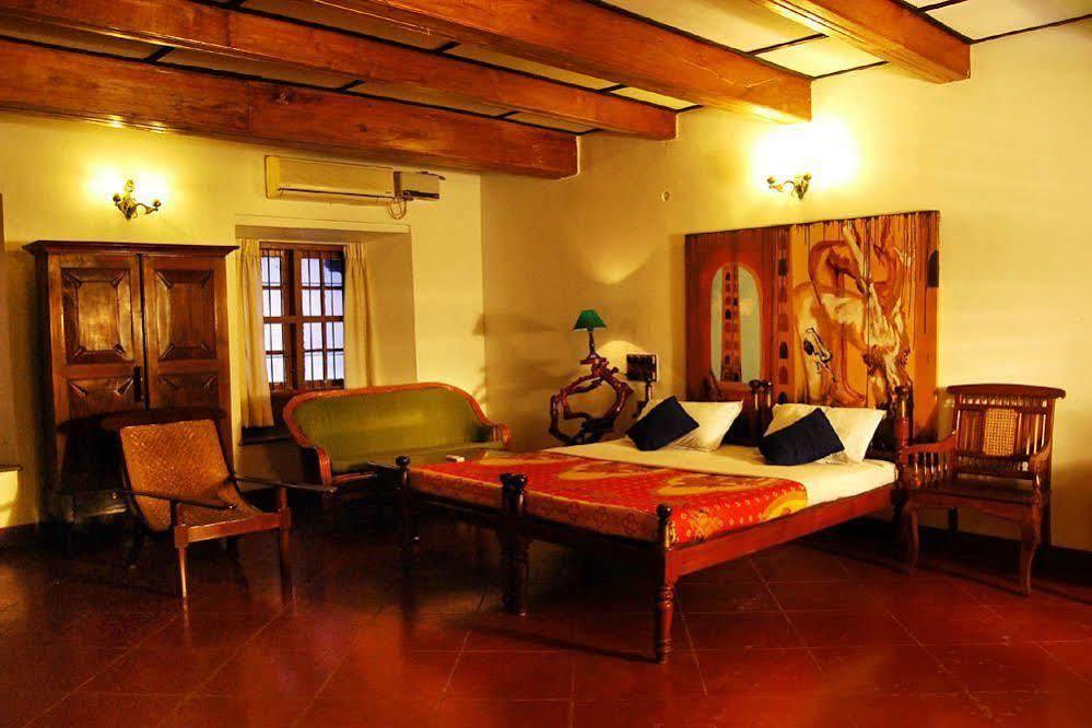 Rossitta Wood Castle बिस्तर और नाश्ता 3*